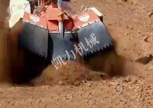 葡萄埋藤機